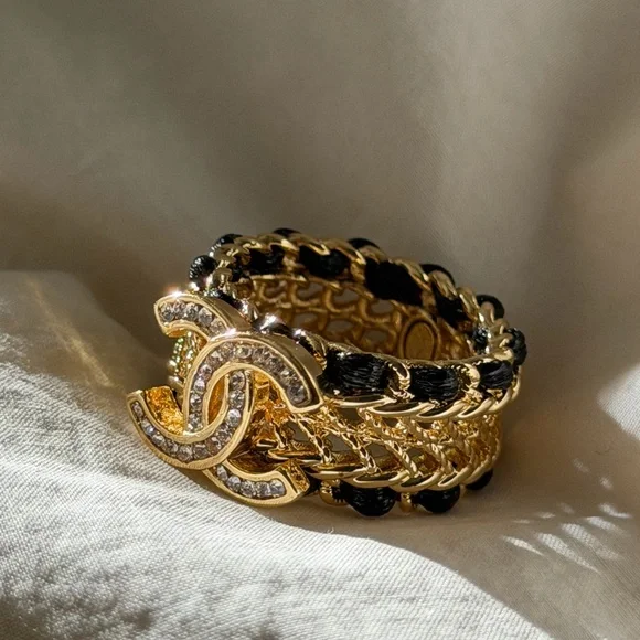Beautiful Chanel Gold and Black Chain Ring - Picture 16 of 16